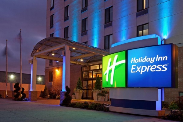 Holiday Inn Express Brooklyn image 4